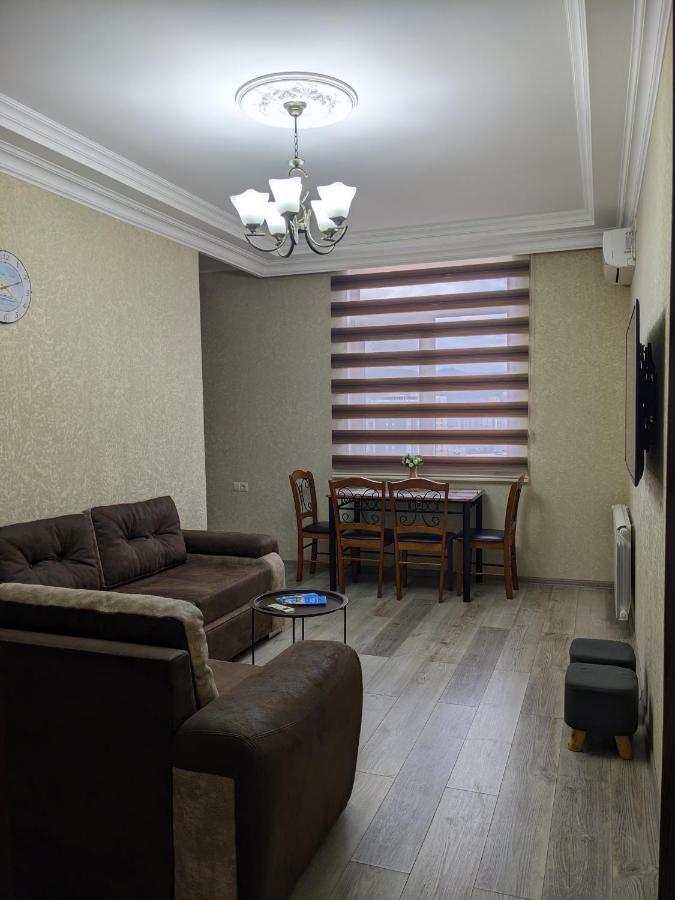 Berapartment With Mountain View Batumi Eksteriør billede