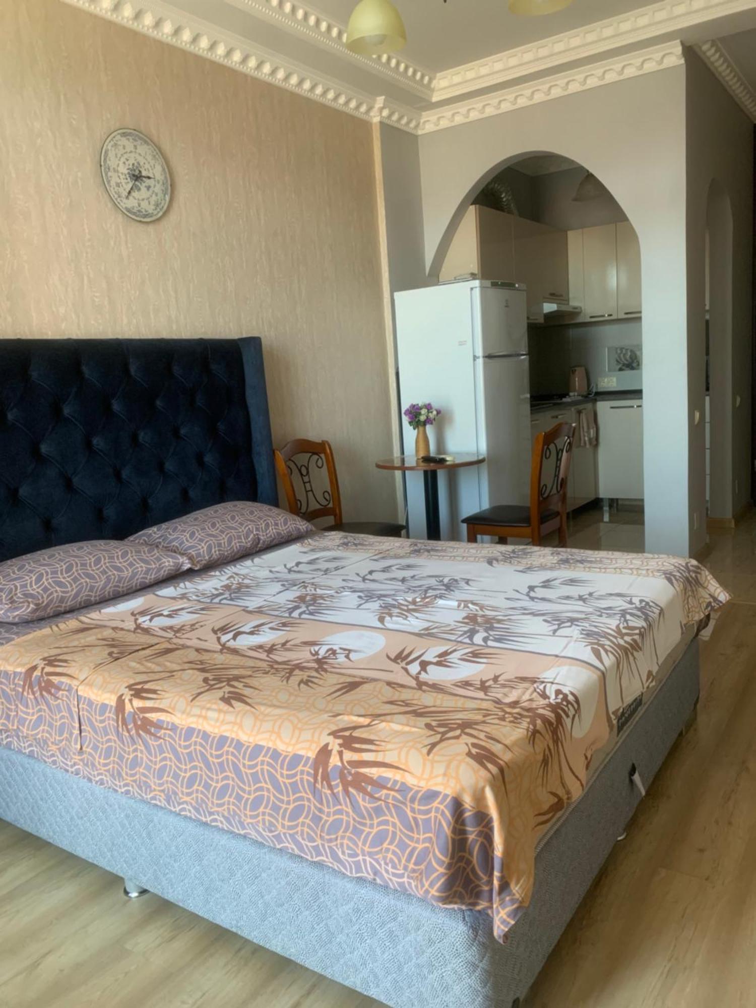 Berapartment With Mountain View Batumi Eksteriør billede