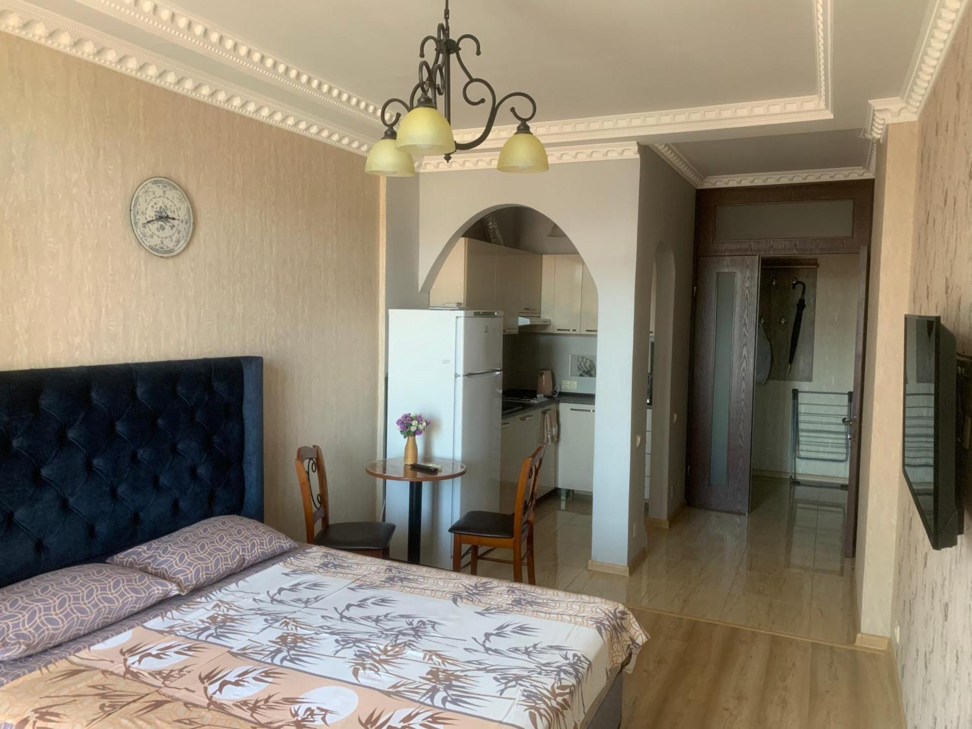 Berapartment With Mountain View Batumi Eksteriør billede