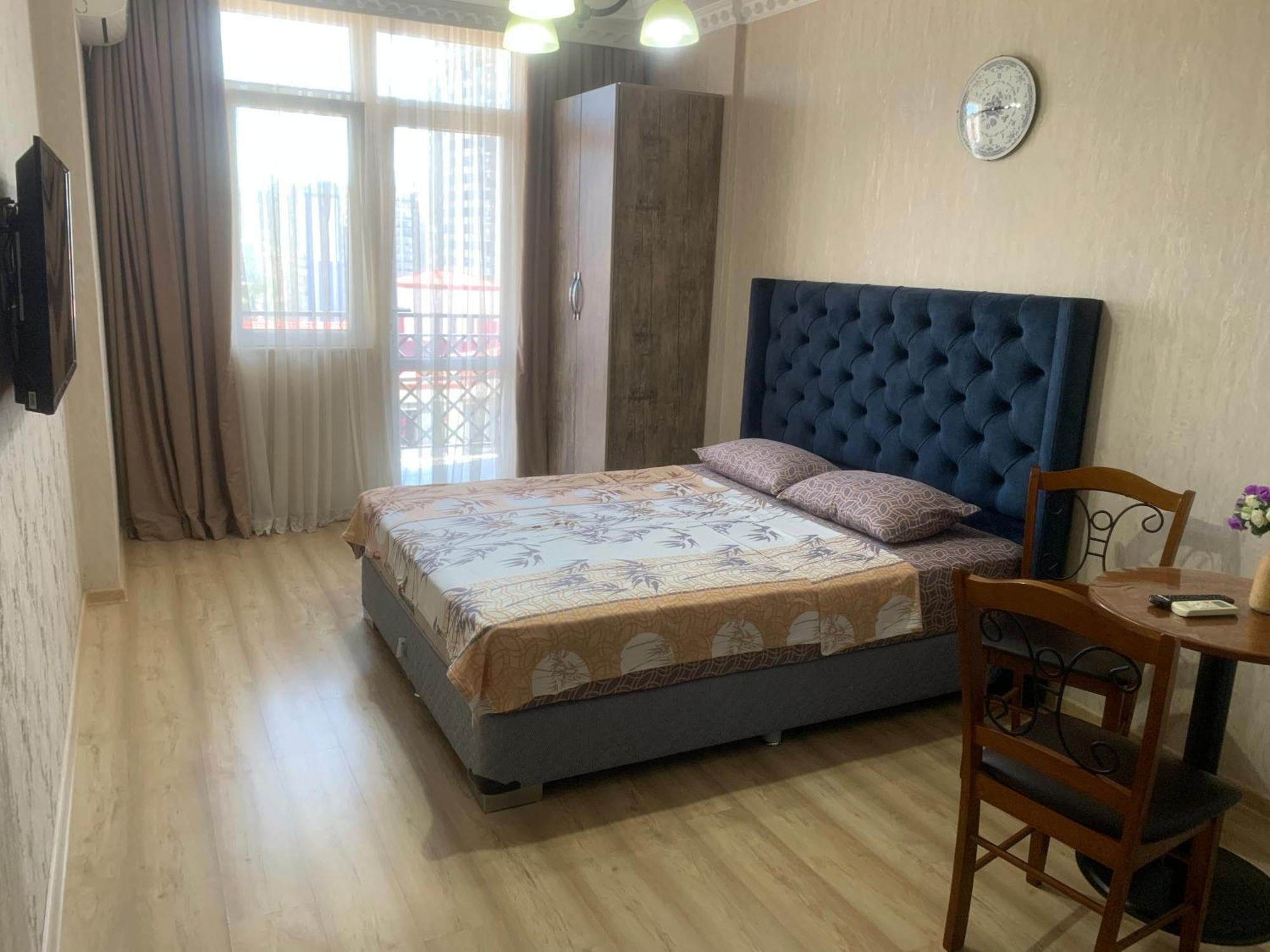 Berapartment With Mountain View Batumi Eksteriør billede